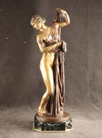Antiek bronzen sculptuur van halfnaakt, Verzenden
