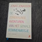 De zonderlinge avonturen van het geniale bommenmeisje, Jonas Jonasson, Ophalen of Verzenden, Zo goed als nieuw, Nederland
