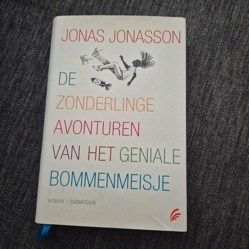 De zonderlinge avonturen van het geniale bommenmeisje, Boeken, Literatuur, Zo goed als nieuw, Nederland, Ophalen of Verzenden