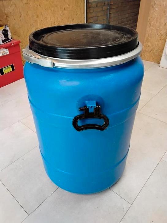 Regenton, voederton oid., Tuin en Terras, Regentonnen, Zo goed als nieuw, Kunststof, 150 liter of meer, Ophalen