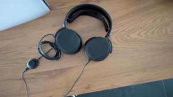 SteelSeries Arctis 5 RGB Gaming Headset beschikbaar voor biedingen