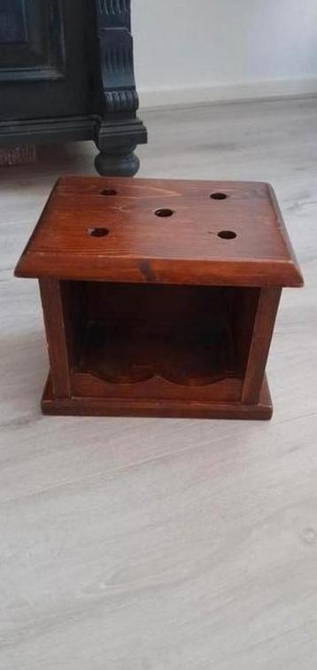 Oud Houten stoofje # krukje  beschikbaar voor biedingen