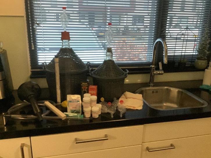 Complete Wijn-Makers Kit, aangeboden!!, Hobby en Vrije tijd, Overige Hobby en Vrije tijd, Zo goed als nieuw, Ophalen