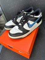 Nike Dunk Low maat 39, Ophalen of Verzenden, Zo goed als nieuw, Zwart, Sneakers of Gympen