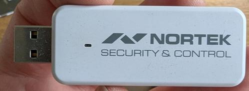 Nortek HUSBZB-1 Zigbee & Z-Wave USB Stick – Voor Home Assist, Hobby en Vrije tijd, Elektronica-componenten, Nieuw, Ophalen of Verzenden