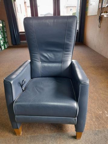 Hele mooie Fauteuil in gave staat nu 15 euro !! beschikbaar voor biedingen