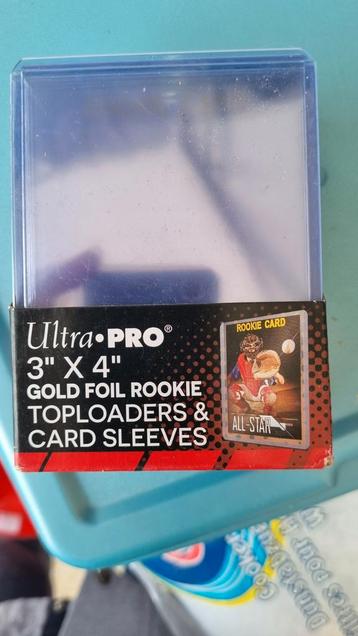 Ultra Pro 3" x 4" Gold Foil Rookie Toploaders & Card Sleeves beschikbaar voor biedingen