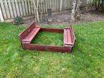 Houten zandbak met deksel en bankjes, Ophalen, Zo goed als nieuw