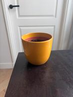 Gele bloempot, Ophalen, Rond, Zo goed als nieuw, Aardewerk