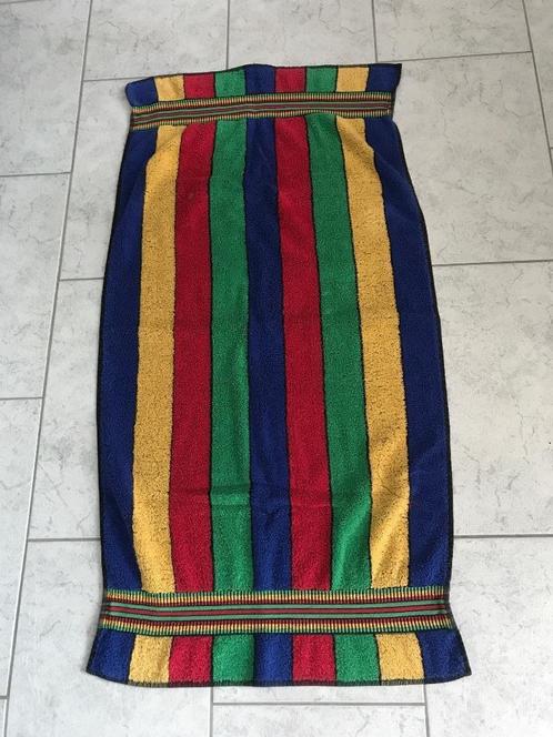 Gekleurd strand- badlaken, Kleding | Dames, Badmode en Zwemkleding, Zo goed als nieuw, Overige typen, Overige kleuren, Ophalen of Verzenden