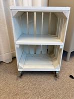 Unieke verrijdbare boekenkast van wit grenen, Ophalen, Gebruikt