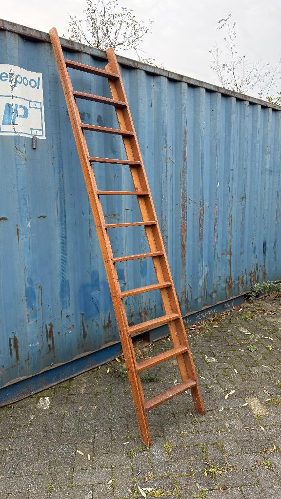 houten trap (lengte 274 cm), Doe-het-zelf en Verbouw, Ladders en Trappen, Gebruikt, Ladder, 2 tot 4 meter, Ophalen