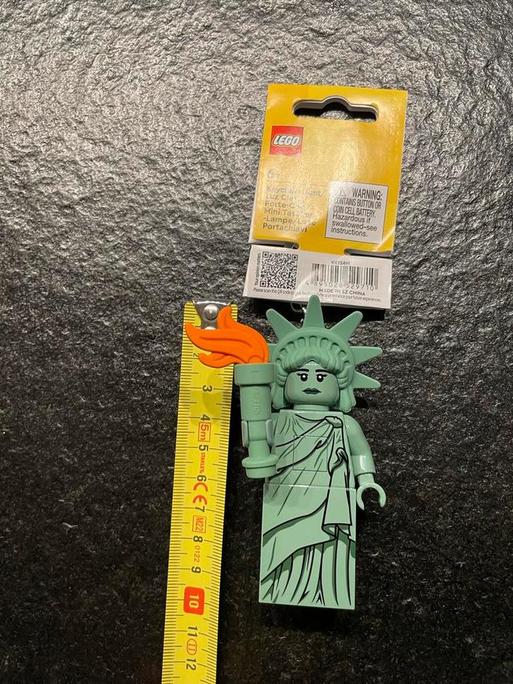 Nieuw! Lego Vrijheidsbeeld Sleutelhanger met Lampje, Verzamelen, Sleutelhangers, Nieuw, Ophalen of Verzenden