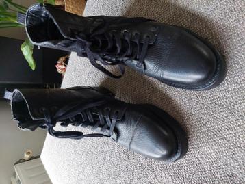 Veterboots met rits. Bullboxer. beschikbaar voor biedingen