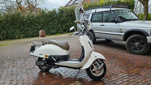 Fosti retro scooter (snor), Fietsen en Brommers, Scooters | Overige merken, Zo goed als nieuw, Ophalen of Verzenden