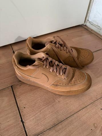 Nike Suede Cognac Sneakers maat 42 ZGAN beschikbaar voor biedingen