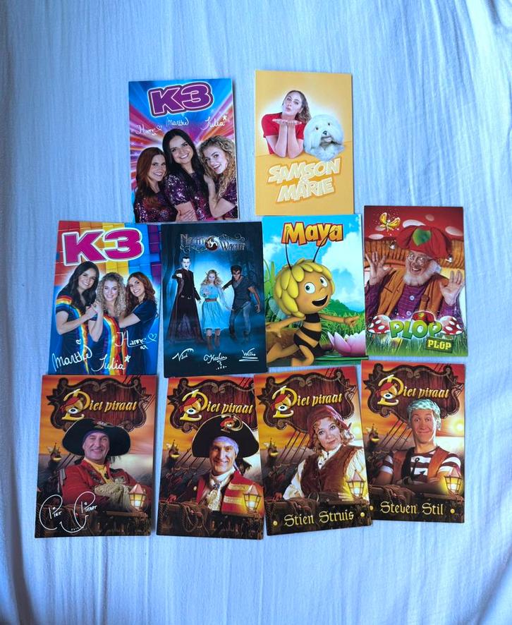 Verschillende handtekeningenkaartjes en flyers - studio 100, Verzamelen, Posters, Film en Tv, Rechthoekig Staand, Ophalen of Verzenden