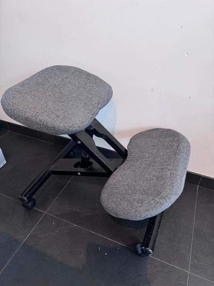 Ergonomische Kniestoel - Verstelbaar, Huis en Inrichting, Bureaustoelen, Gebruikt, Bureaukruk, Grijs, Ergonomisch, Ophalen of Verzenden