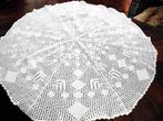Mooi vintage gehaakt rond tafelkleed met doorsnede 96 cm., Ophalen, Zo goed als nieuw, Rond, Binnen