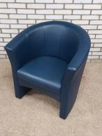 Kleine fauteuil donkerblauw kunstleer, Zo goed als nieuw, Ophalen