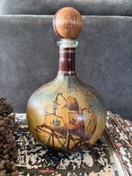 Antieke Fles / Vaas met Zeilschip Decoratie Leer en Hout Dop, Ophalen of Verzenden