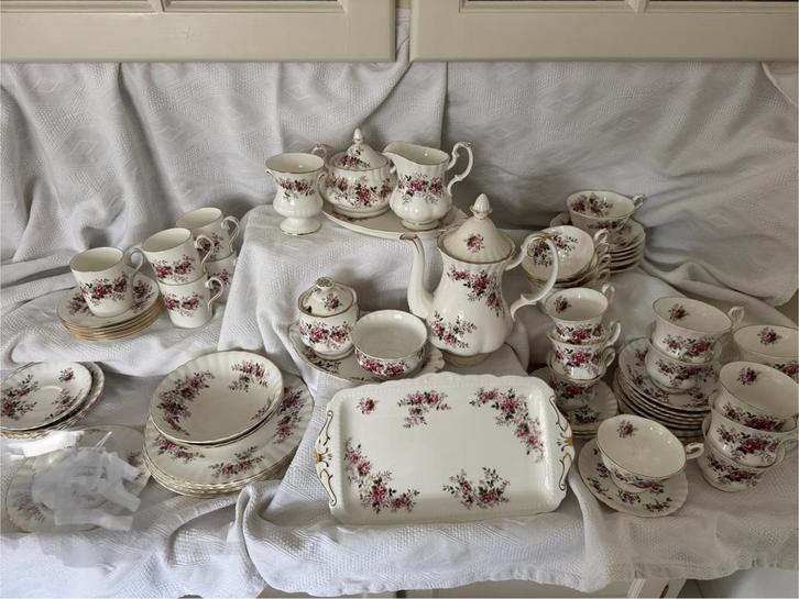 Servies Royal Albert “lavendel rose”, Antiek en Kunst, Antiek | Servies los, Ophalen