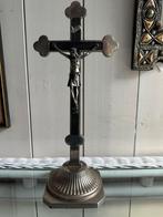 Vintage staand jezes kruisbeeld., Antiek en Kunst, Antiek | Religie, Ophalen of Verzenden