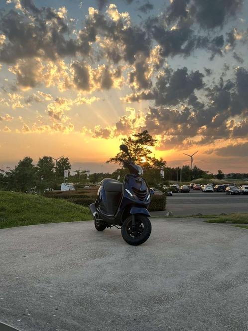 Zip 4t 80cc, Fietsen en Brommers, Scooters | Piaggio, Zo goed als nieuw, Overige modellen, Ophalen