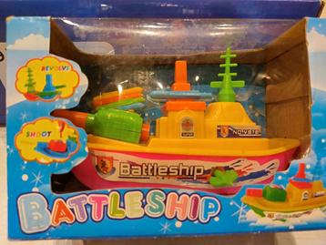 Battleship Speelgoedboot voor in Bad beschikbaar voor biedingen