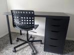 Bureau met stoel, IKEA zwart, zeer goede staat., Huis en Inrichting, Zo goed als nieuw, Ophalen, Bureau