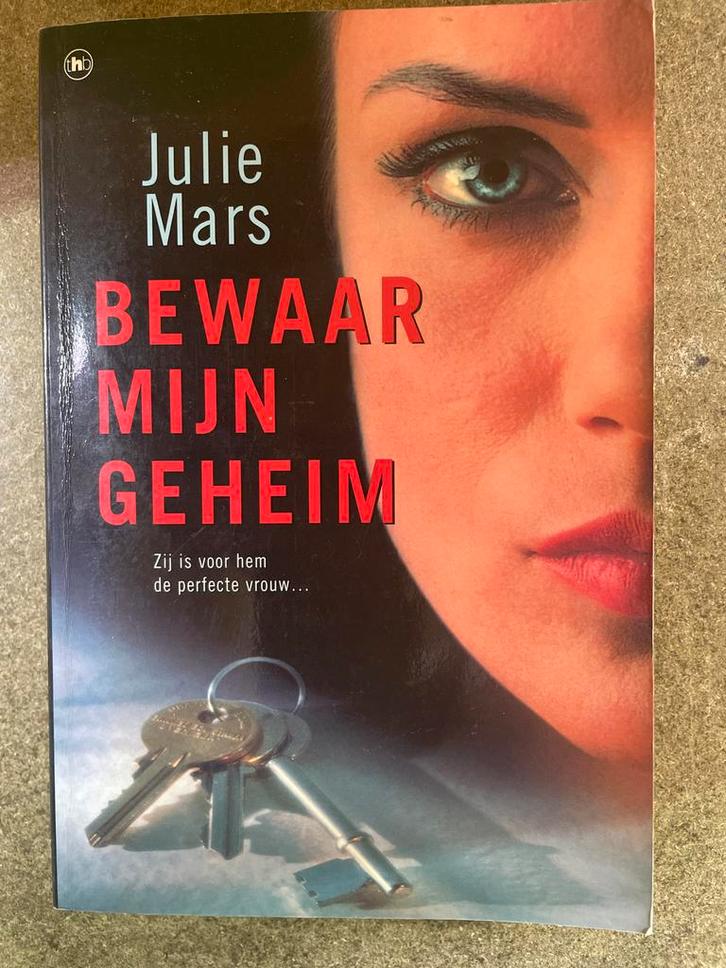 Bewaar mijn geheim - Julie Mars - Thriller, Boeken, Thrillers, Gelezen, Nederland, Ophalen of Verzenden