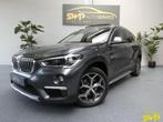 BMW X1 sDrive18i X-line | Pano | Navi | Cam | Stoelverw., Gebruikt, Euro 6, Leder en Stof, 3 cilinders