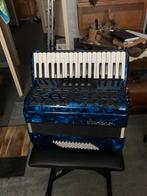 Accordeon (bijna nieuw) met hoes - €500, Muziek en Instrumenten, Overige formaten, Toetsaccordeon, Zo goed als nieuw, Met koffer