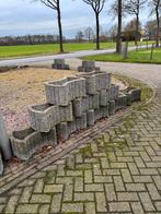 Gratis 23 betonnen bloembakken, Tuin en Terras, Ophalen, Minder dan 30 cm, Rond, Zo goed als nieuw