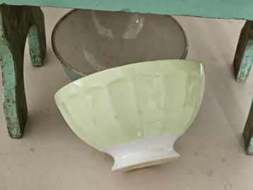 Oude brocante spoelkom lichtgroen , vintage beschikbaar voor biedingen