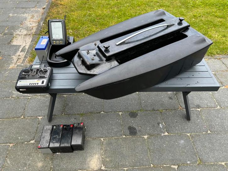 Medium Pearl Voerboot incl FC 500 dieptemeter 5 x accu, Watersport en Boten, Hengelsport | Karpervissen, Gebruikt, Overige typen