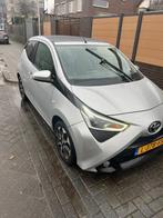 Toyota Aygo 1.0 Vvt-i 72pk 5D 2021 Grijs cabriotop, Voorwielaandrijving, 4 stoelen, Origineel Nederlands, Handgeschakeld