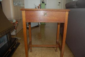 antiek tafeltje met klep € 10,00 beschikbaar voor biedingen