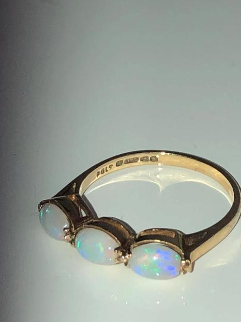 Hele gave 9 krt gouden ring 3 prachtige natuurlijke opalen, Sieraden, Tassen en Uiterlijk, Antieke sieraden, Ring, Goud, Met edelsteen
