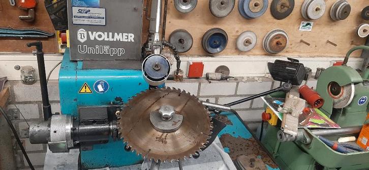 Cirkelzaag slijpen, Doe-het-zelf en Verbouw, Gereedschap | Zaagmachines, Zo goed als nieuw, Cirkelzaag, 1200 watt of meer, 30 tot 70 mm