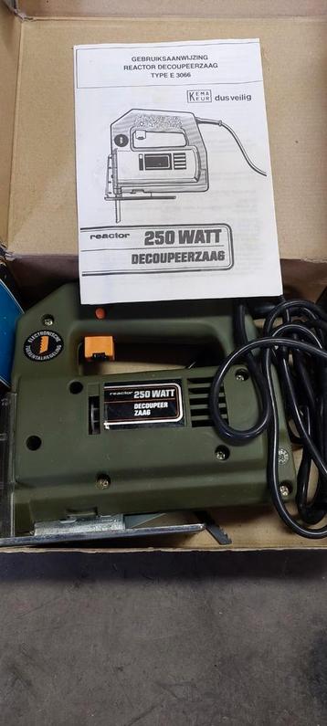 Decoupeerzaag beschikbaar voor biedingen