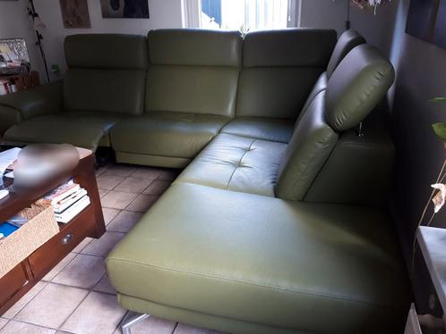 BIEDEN Hoekbank 290x235cm elektr. relaxfauteuil, rookvrij, Huis en Inrichting, Banken | Bankstellen, Zo goed als nieuw, Hoekbank
