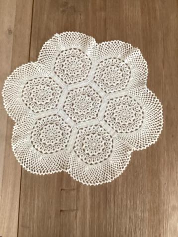 Antiek gehaakt kleedje - 47cm - vintage - beschikbaar voor biedingen
