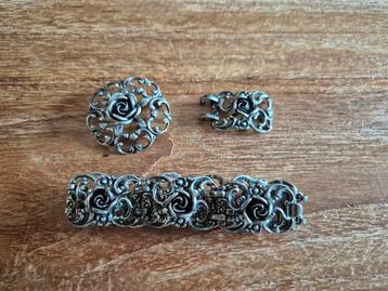 Prachtige vintage antieke zilver broche en armband beschikbaar voor biedingen