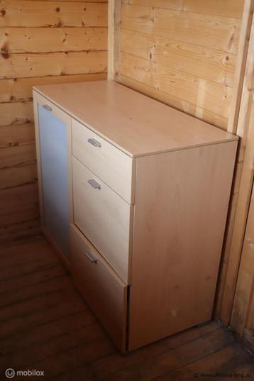 Online Veiling: Kast - 100x40x82cm beschikbaar voor biedingen