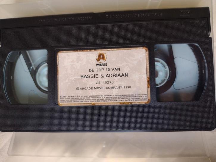 Videoband de top 10 van Bassie en Adriaan, Cd's en Dvd's, VHS | Kinderen en Jeugd, Gebruikt, Overige typen, Alle leeftijden, Ophalen of Verzenden