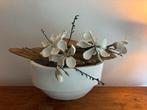 Witte Pot met Hout en Zijdebloemen, Huis en Inrichting, Woonaccessoires | Vazen, Ophalen, Zo goed als nieuw, Wit, Minder dan 50 cm