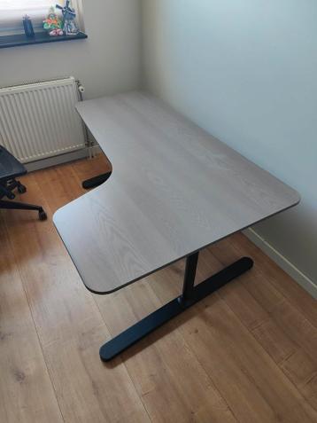 Bureau ikea bekant zo goed als nieuw - afbeelding 1