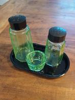 Uraniumglas peper/zoutstel met mosterdpotje, Antiek en Kunst, Antiek | Glas en Kristal, Ophalen of Verzenden