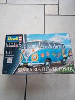 Revell VW T1 Samba bus flower power 1:24., Revell, Ophalen of Verzenden, Zo goed als nieuw, Groter dan 1:32